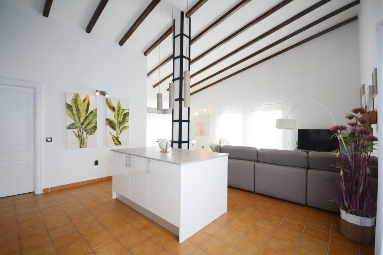 Beautiful Spacious Villa With Private Heated Pool In Lajares Dış mekan fotoğraf