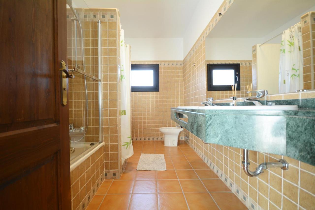 Beautiful Spacious Villa With Private Heated Pool In Lajares Dış mekan fotoğraf